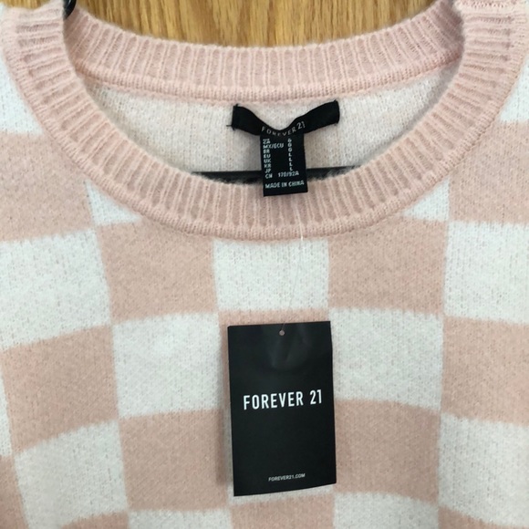 Forever 21 Cropped Sweater - Picture 3 of 3